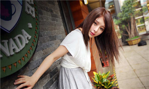 丹东想找一个女性生孩子给报酬-｛找个女人生孩子多少钱｝